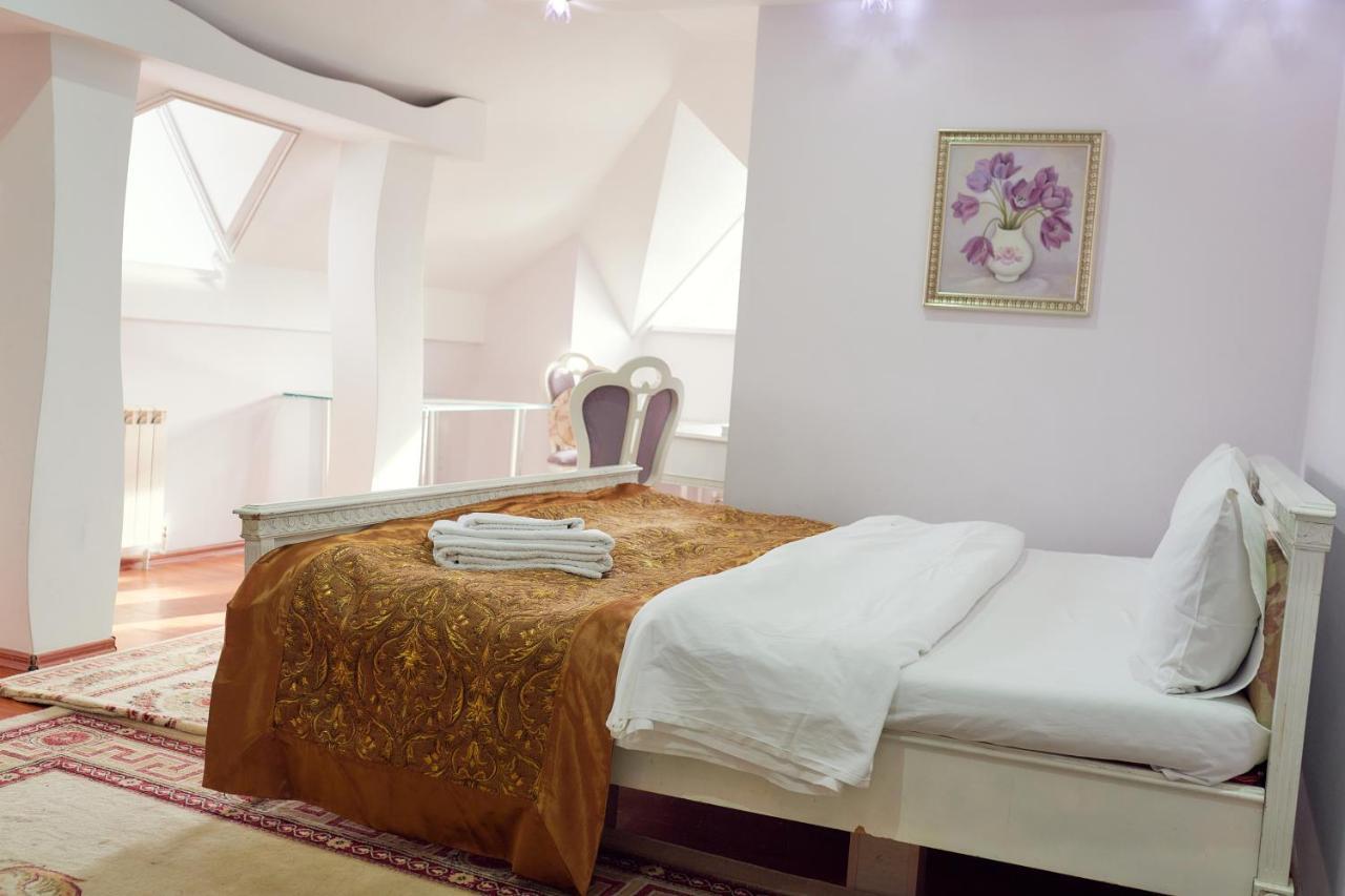 Hotel Ezio 키시나우 외부 사진