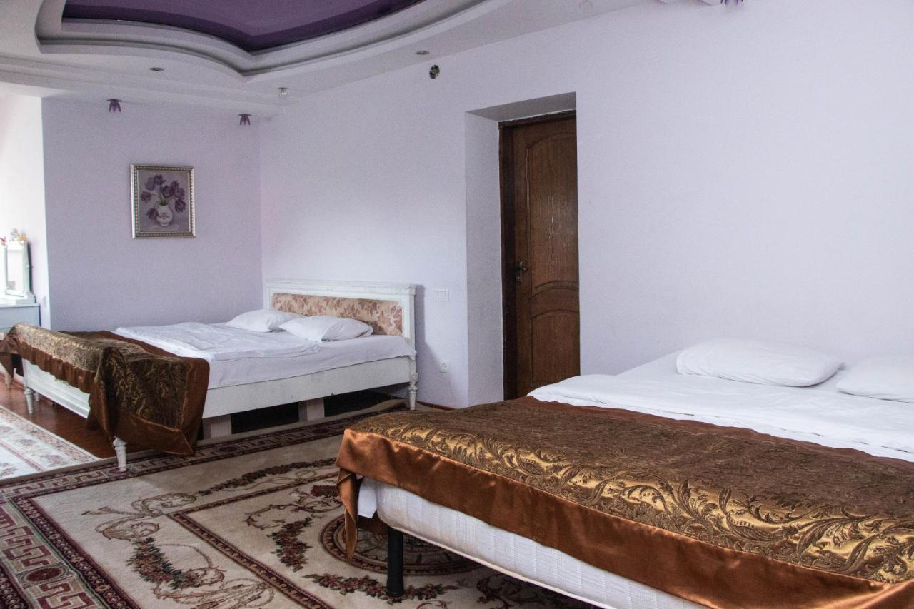 Hotel Ezio 키시나우 외부 사진