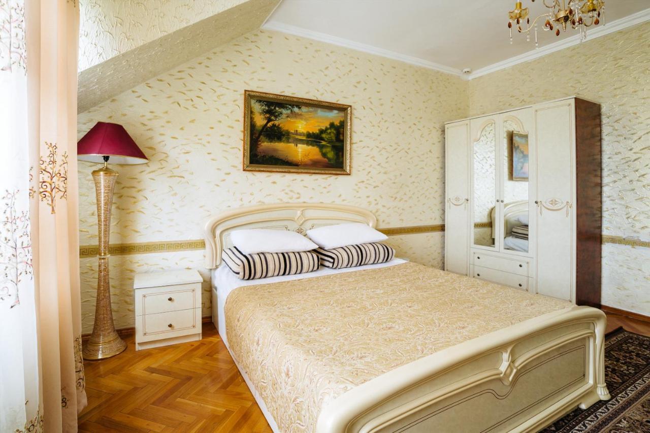 Hotel Ezio 키시나우 외부 사진