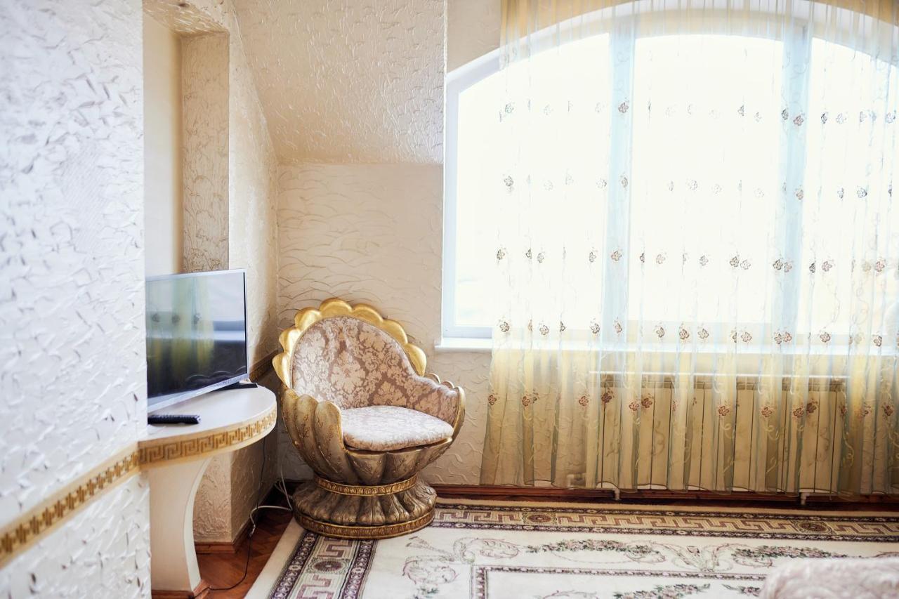 Hotel Ezio 키시나우 외부 사진
