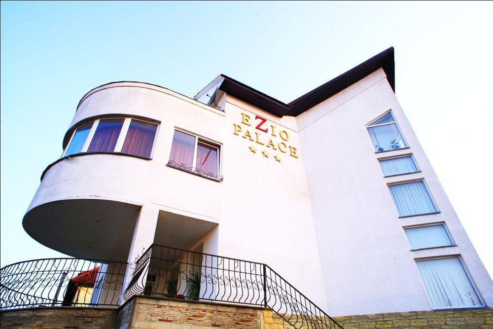 Hotel Ezio 키시나우 외부 사진