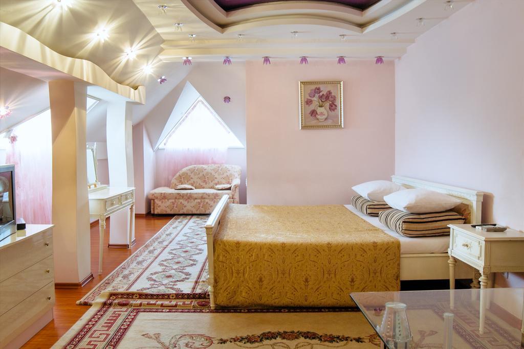 Hotel Ezio 키시나우 외부 사진