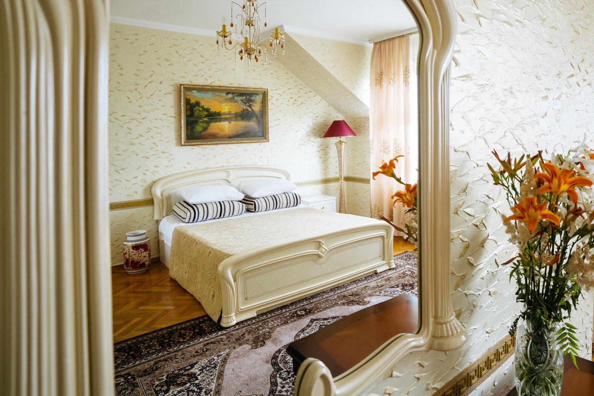 Hotel Ezio 키시나우 외부 사진